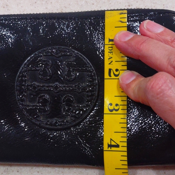 Tory Burch Miller Black Patent Leather Zip Around Continental Wallet EUC - Picture 13 of 13